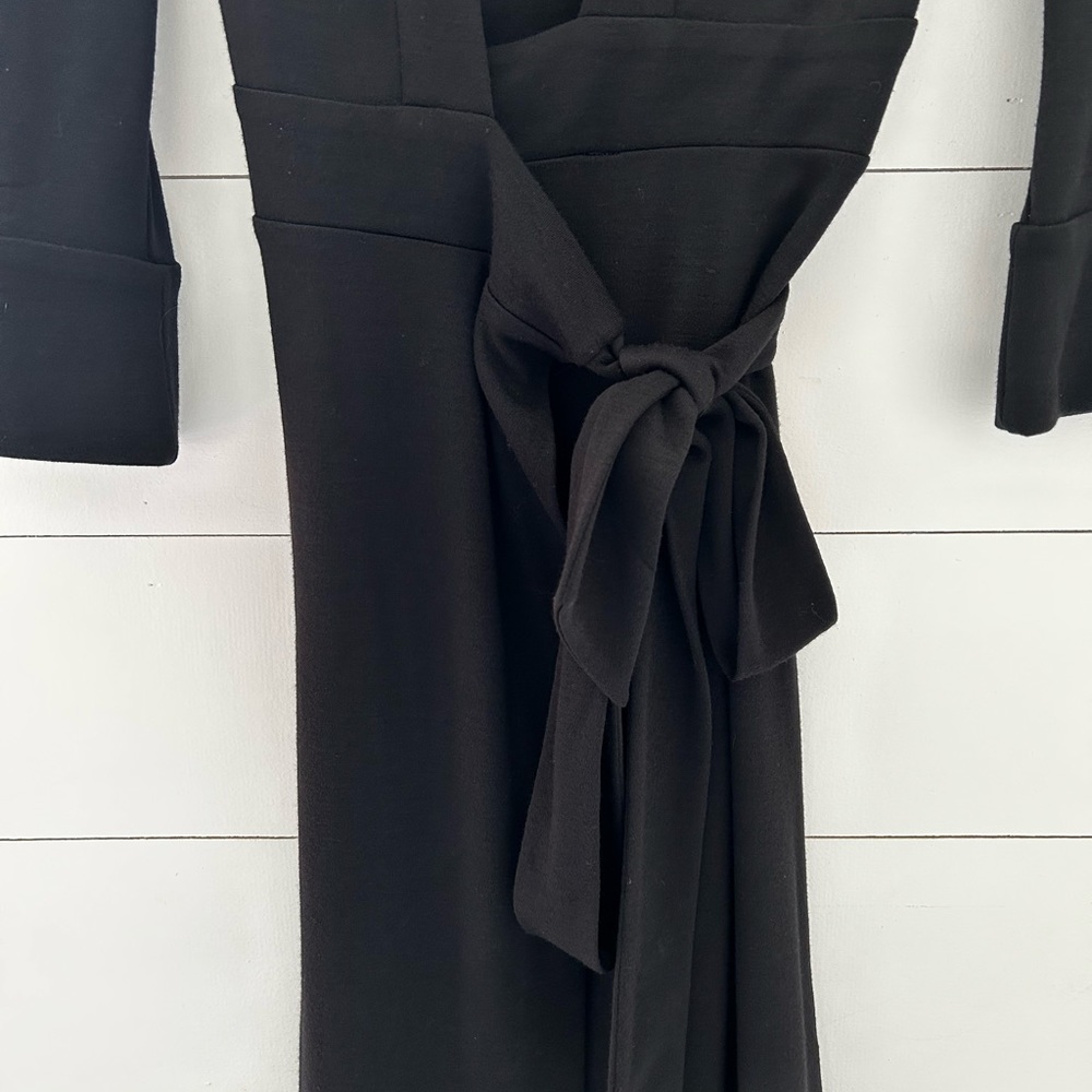 Diane Von Furstenburg 100% Wool Wrap Dress - Picture 4 of 9
